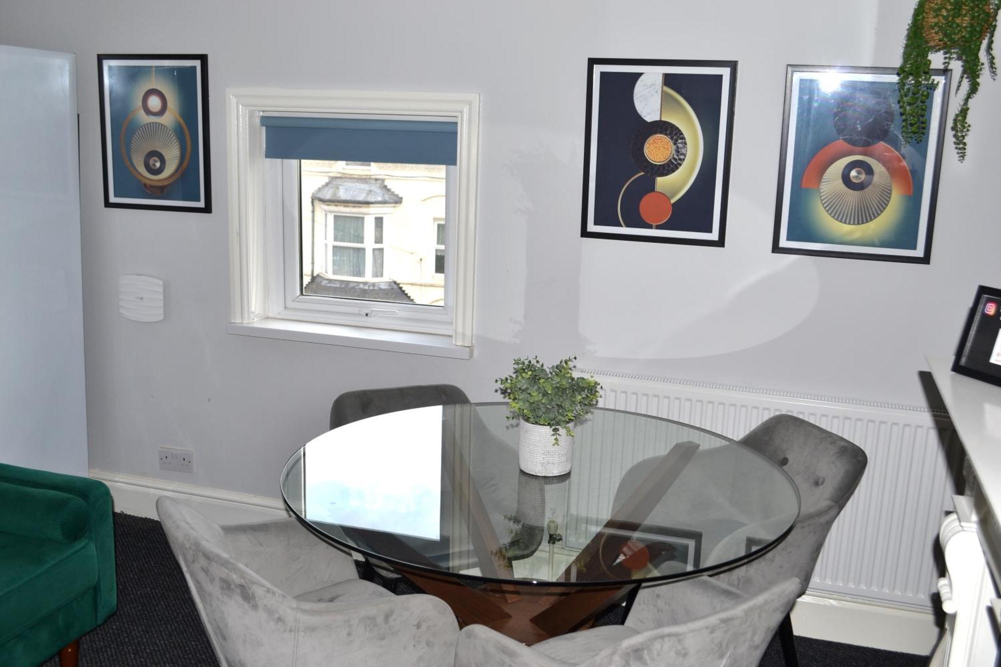 Cottage Style 2 Bedroom Apt In City, Near Utilita Arena & Free Parking Birmingham Ngoại thất bức ảnh